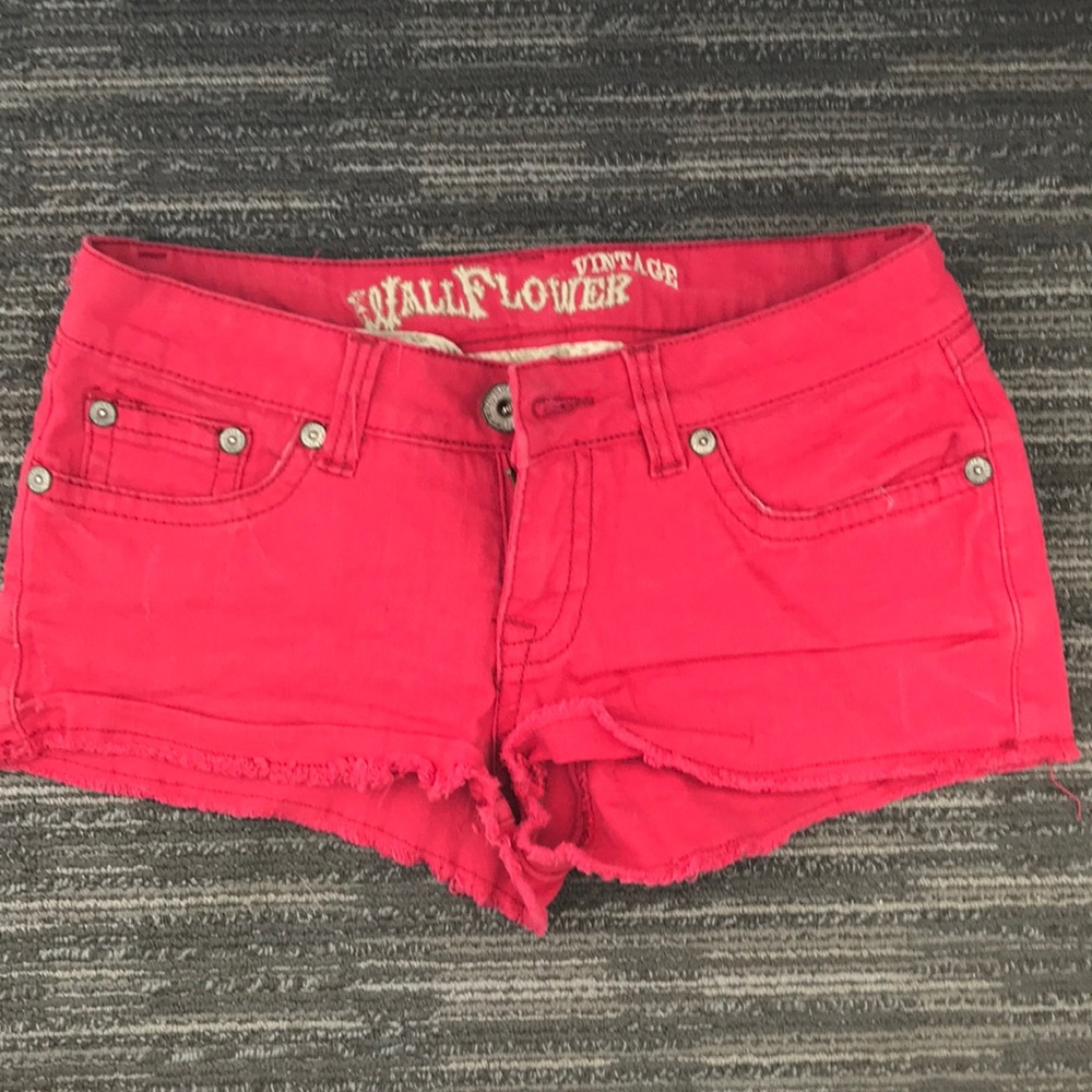 Size 9 red vintage wallflower shorts